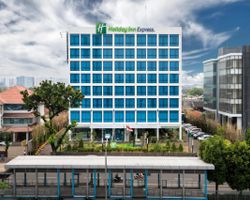 Khách sạn Holiday Inn Express Jakarta Matraman