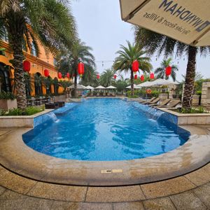 Wyndham Sky Lake Resort & Villas Hà Nội