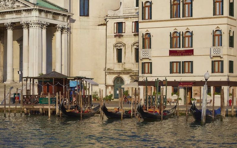 Antiche Figure Venice