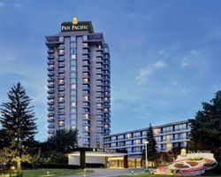 Khách sạn Pan Pacific Toronto
