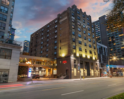 Khách sạn Hampton Inn & Suites by Hilton Toronto Downtown