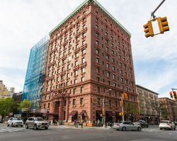 Khách sạn The Lucerne New York