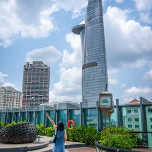 Khách sạn The Reverie Saigon