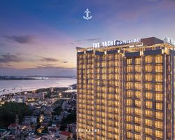 Khách sạn The Yacht by DC Hạ Long