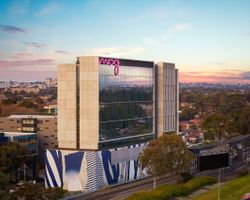 Khách sạn Moxy Sydney Airport