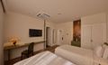 Deluxe Twin with bathtub