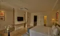 Premier City View with bathtub - King bed