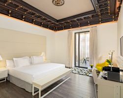 Khách sạn H10 Urquinaona Plaza Barcelona