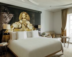 Khách sạn Palacio de los Duques Gran Melia Madrid