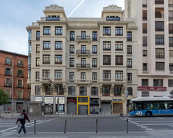 Khách sạn Ikonik Gran Via Madrid
