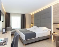 Khách sạn Liabeny Madrid