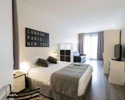 Khách sạn - Căn hộ Atenea Calabria Barcelona