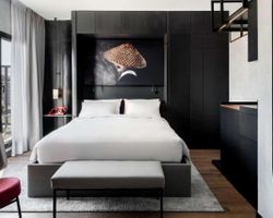 Khách sạn Radisson RED Madrid