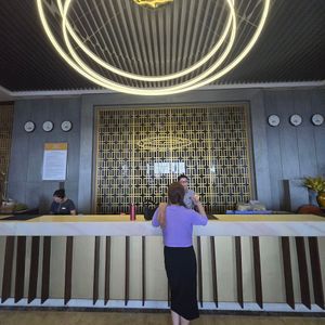 Khách sạn Mường Thanh Luxury Nhật Lệ