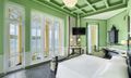 Phòng Deluxe Emerald Bay Hướng Biển