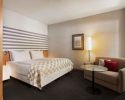 Khách sạn Holiday Inn Vienna City