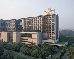 Khách sạn The Leela Ambience Convention Delhi (tên cũ Kempinski Ambience)