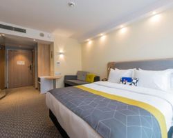 Khách sạn Holiday Inn Express Warsaw - Mokotow