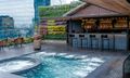 Jacuzzi & Rooftop Bar