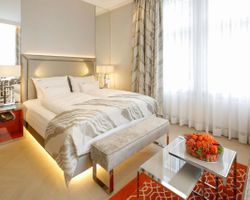 Khách sạn Das Tyrol Vienna