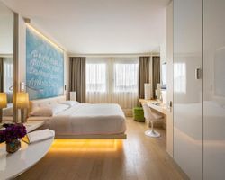 Khách sạn N'vY Manotel Geneva