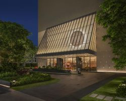 Khách sạn KROMO Bangkok, Curio Collection by Hilton