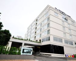 Khách sạn Parinda Bangkok