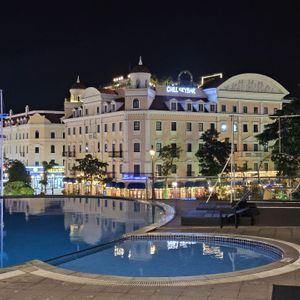 Khách sạn Novotel Hạ Long