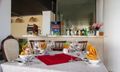 Bar & Lounge