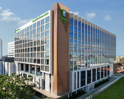 Khách sạn Holiday Inn & Suites Vientiane