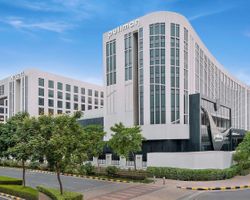 Khách sạn Pullman New Delhi Aerocity