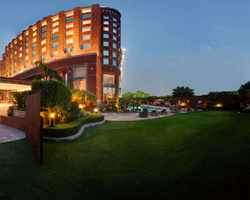 Khách sạn Radisson Blu MBD Noida New Delhi