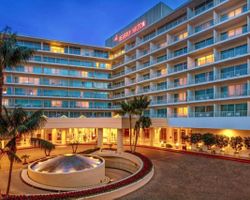 Khách sạn The Beverly Hilton