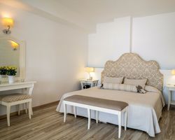 Khách sạn Delfini Villas Santorini