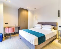 Khách sạn AboV Athens
