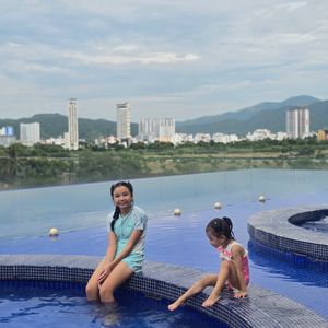 Khách sạn Quinter Central Nha Trang