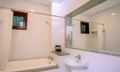 Deluxe hướng hồ bơi