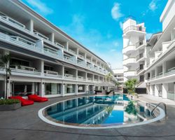 Khách sạn Radisson RED Phuket Patong Beach
